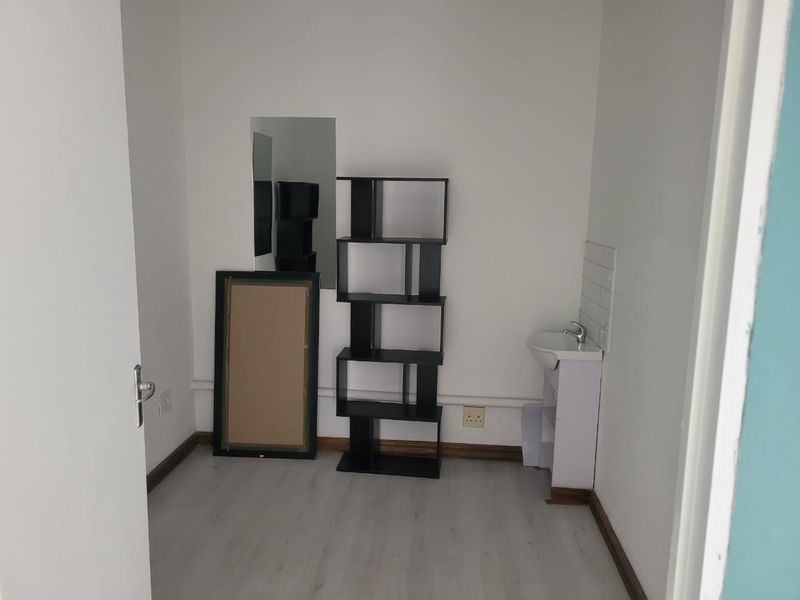 47m2 Retail space TO LET - Photo 4