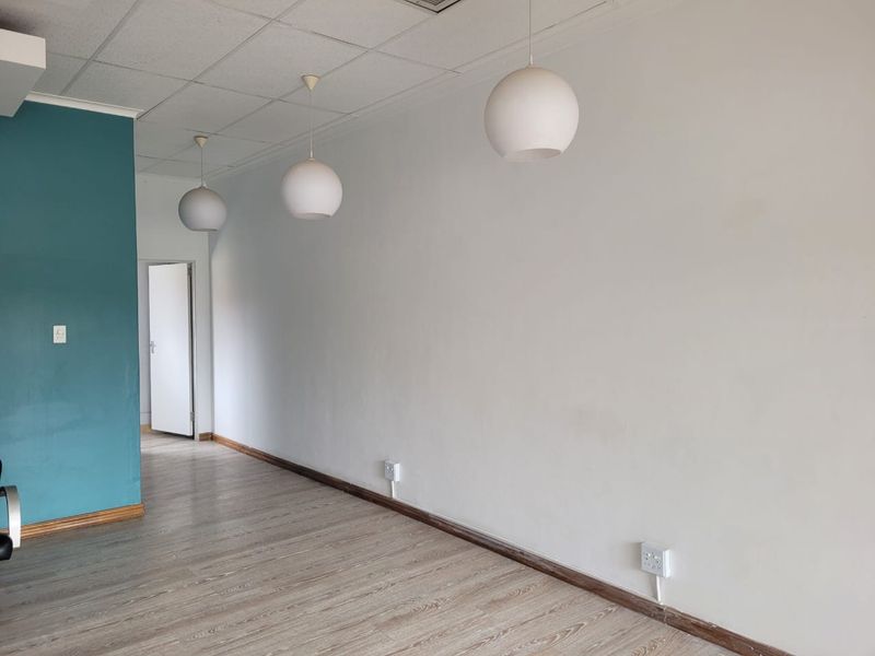 47m2 Retail space TO LET - Photo 1