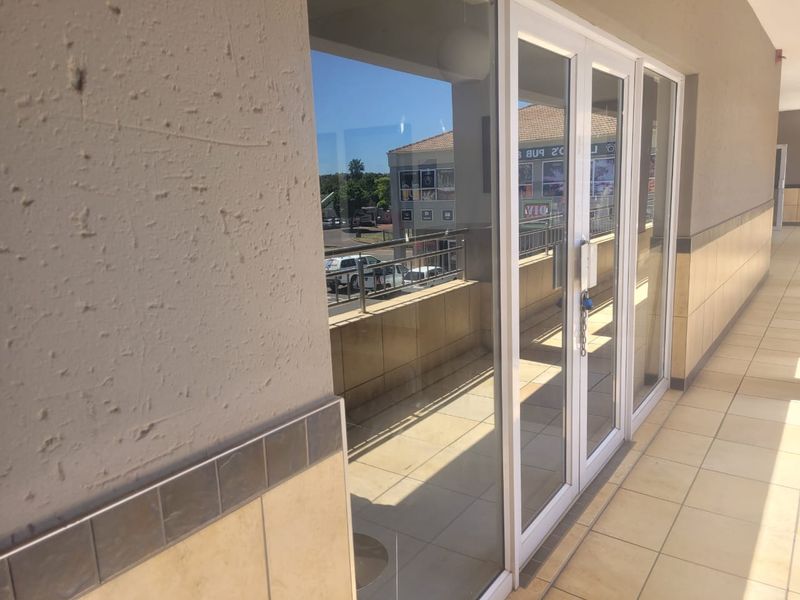 47m2 Retail space TO LET - Photo 6