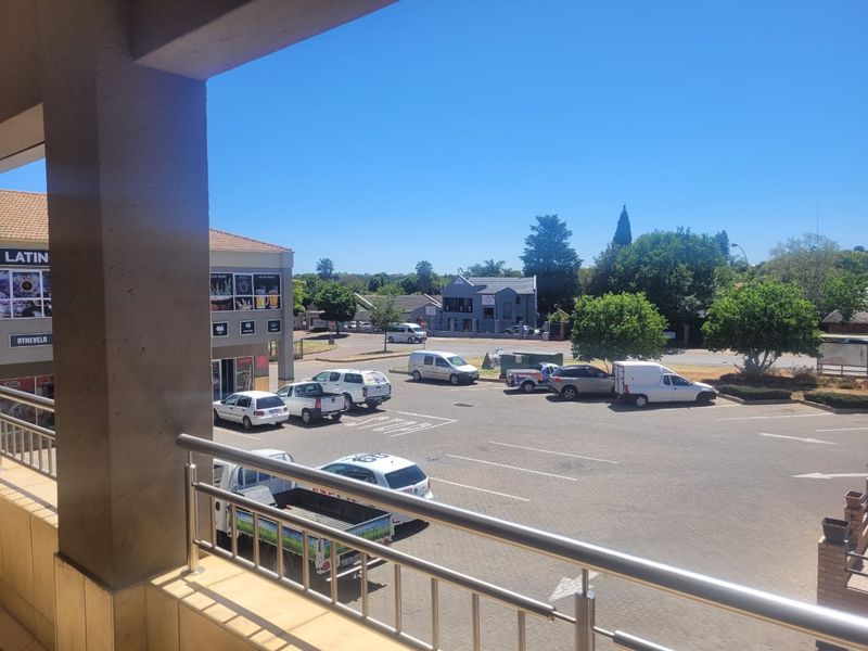 47m2 Retail space TO LET - Photo 10
