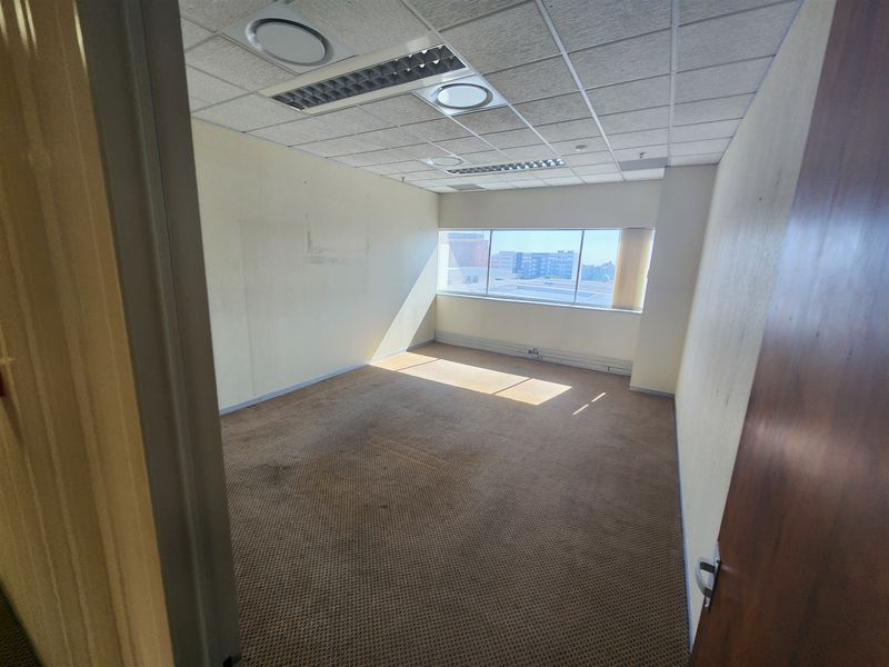 Offices to let in Rosebank - Photo 7