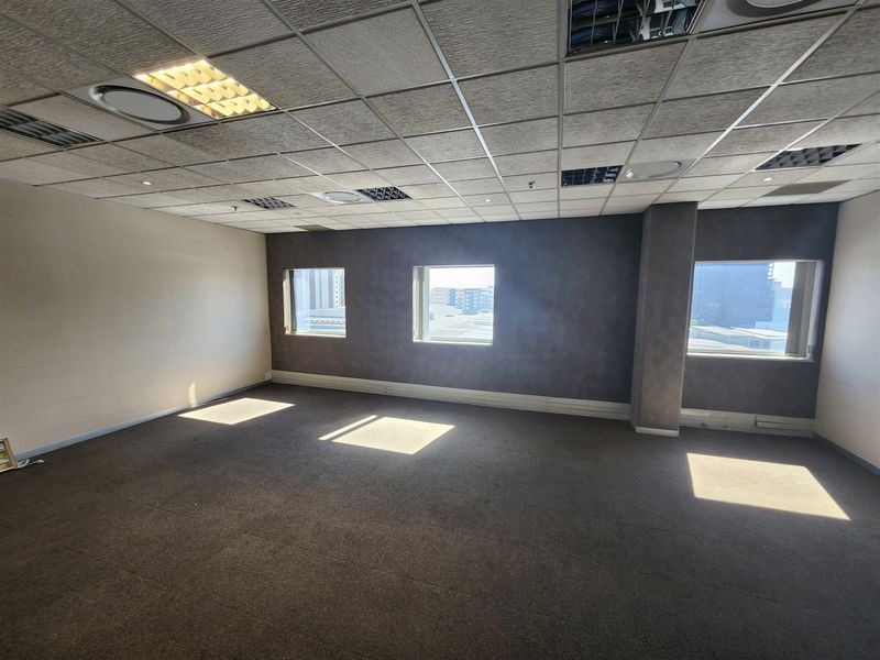Offices to let in Rosebank - Photo 5