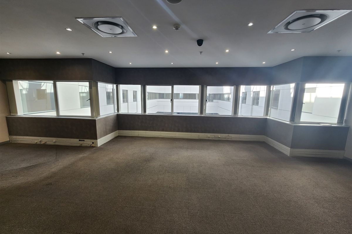Offices to let in Rosebank - Photo 4