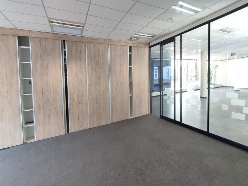 Office Space to Let in Rosebank - Photo 8