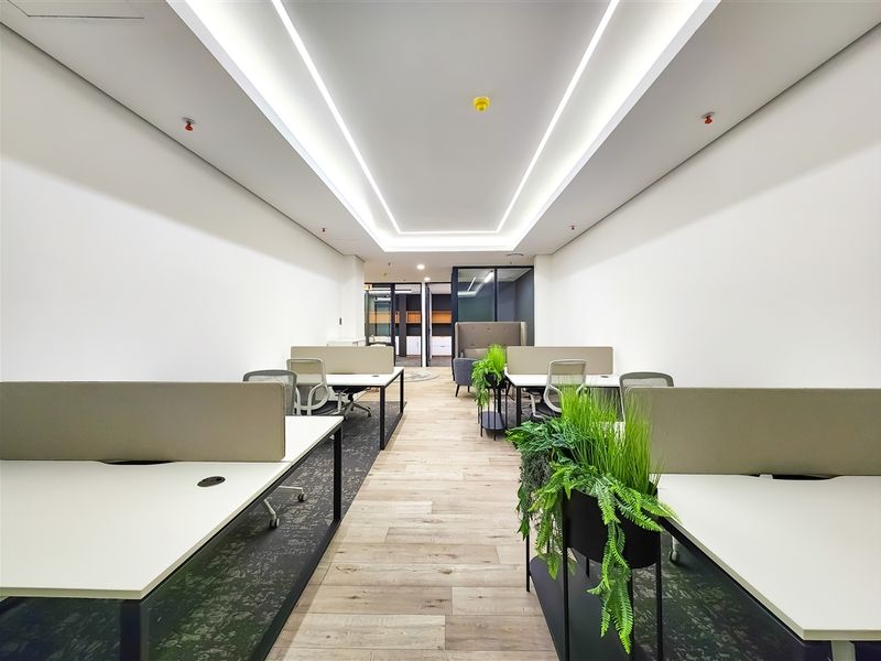 Modern Open Plan Office to Let in Dainfern Square - Photo 8