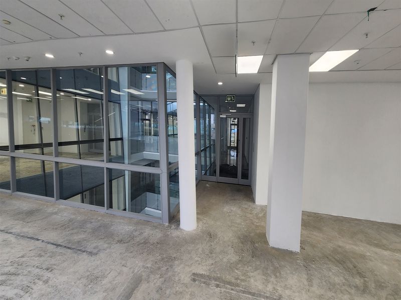 Offices to let in Sandton - Photo 9