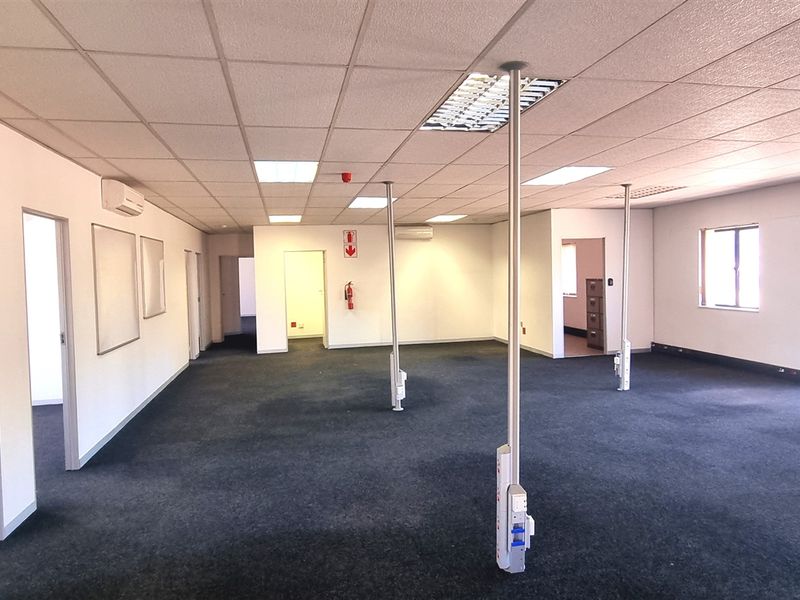 Office space to let in La Rocca Office Park - Photo 4