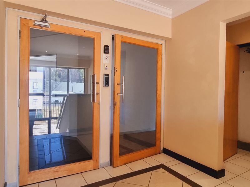 Office space to let in La Rocca Office Park - Photo 2