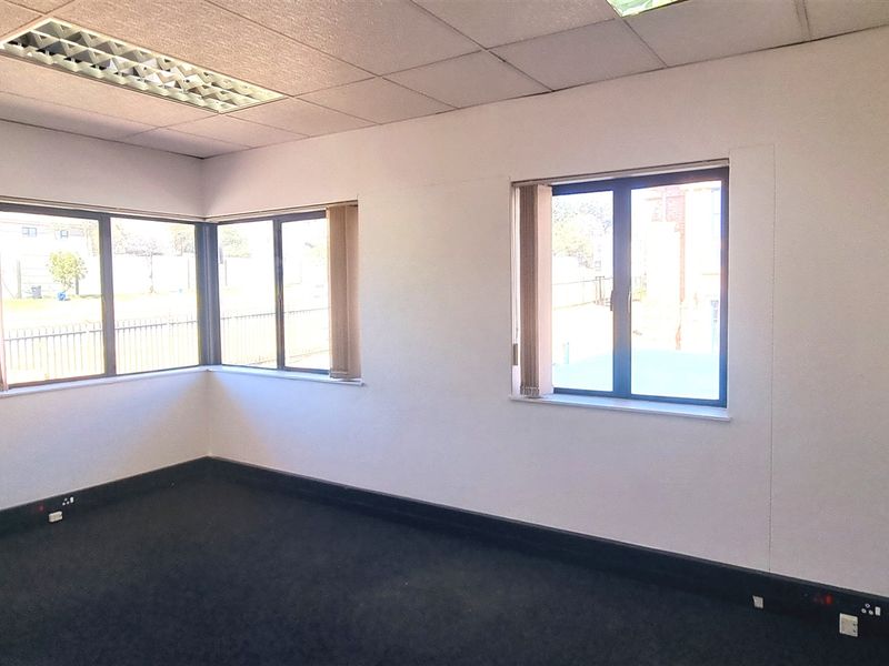 Office space to let in La Rocca Office Park - Photo 8