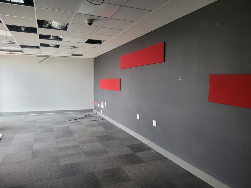 591m2 Office TO LET in Southdowns Ridge - Photo 8