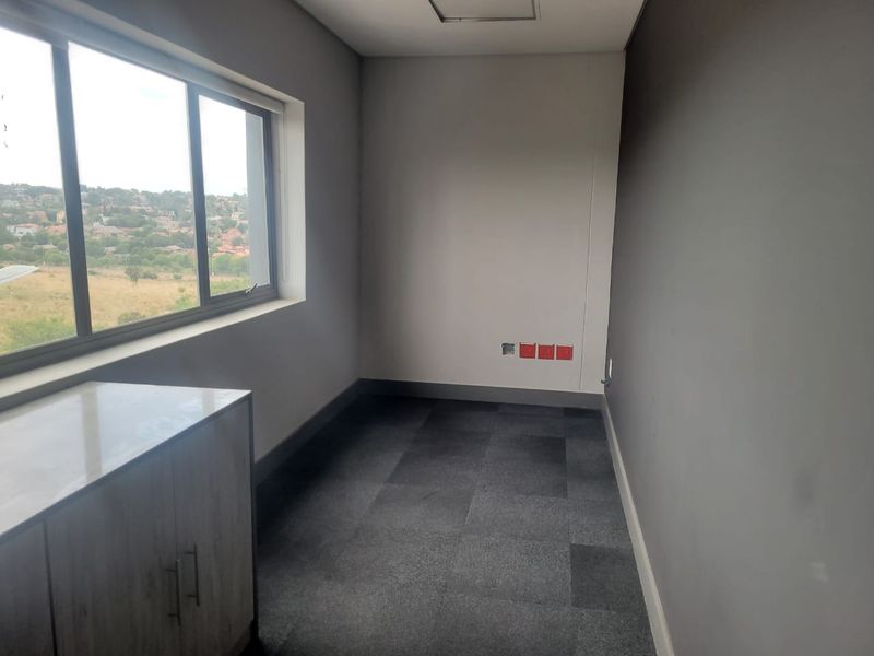 591m2 Office TO LET in Southdowns Ridge - Photo 5
