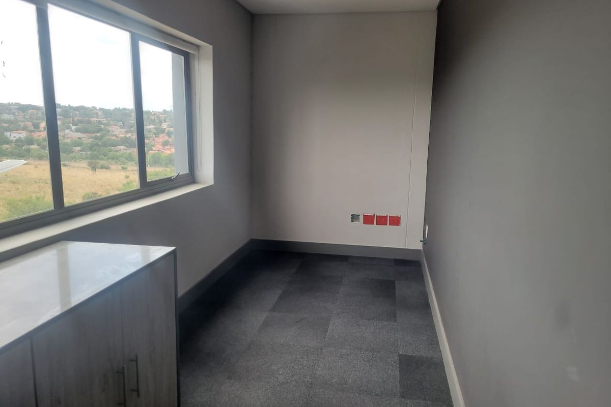 591m2 Office TO LET in Southdowns Ridge - Photo 5