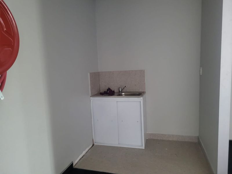 223m2 Office TO LET in Southdown Ridge - Photo 7