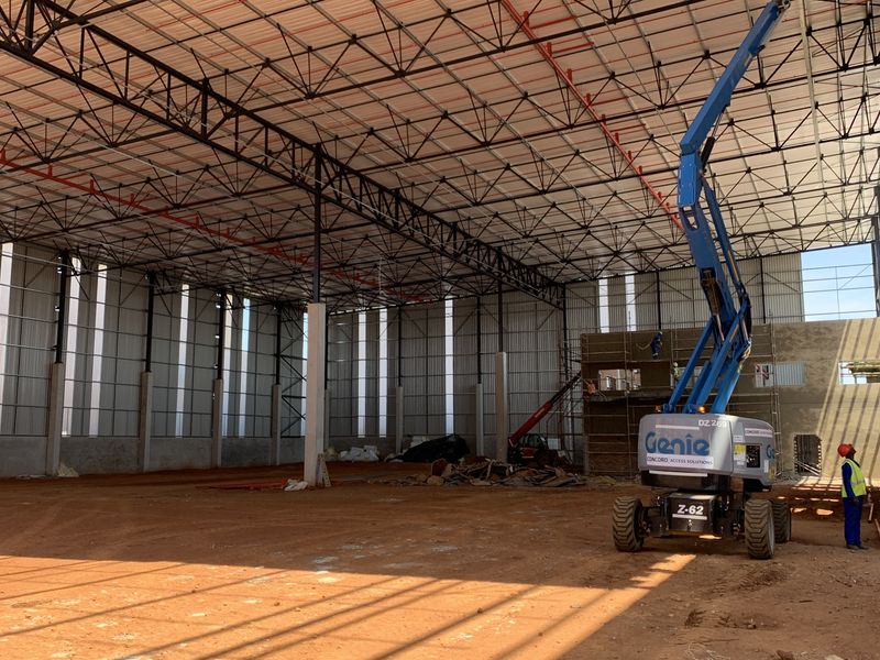 Warehouse to let in Pomona - Photo 4