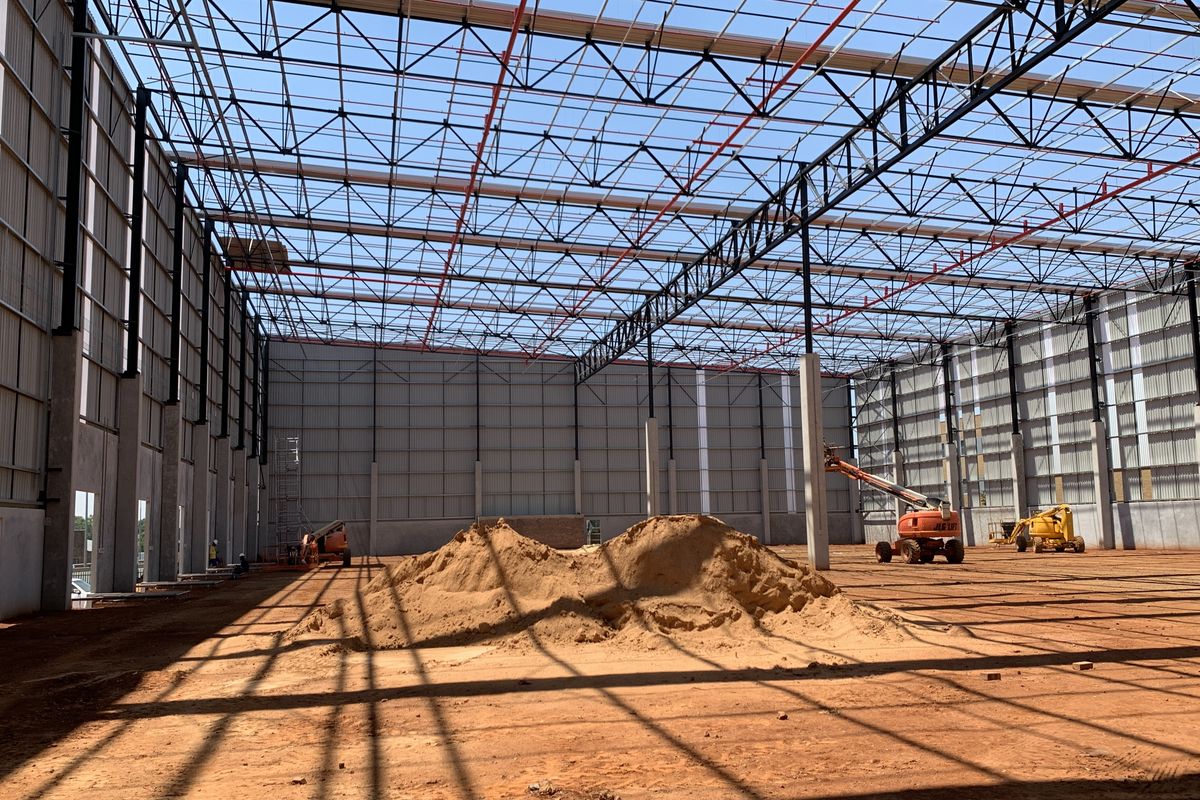 Warehouse to let in Pomona - Photo 5