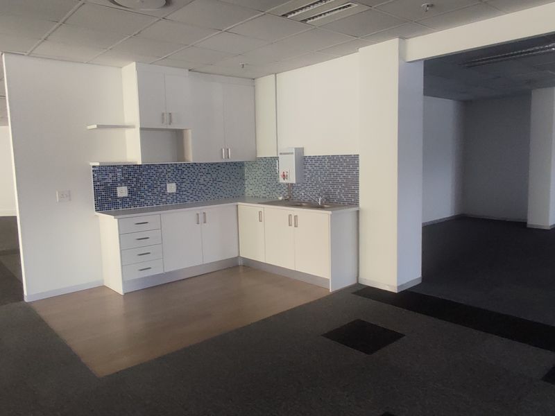 Office space to let in Rosebank - Photo 6