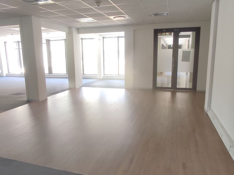 Office space to let in Rosebank - Photo 4