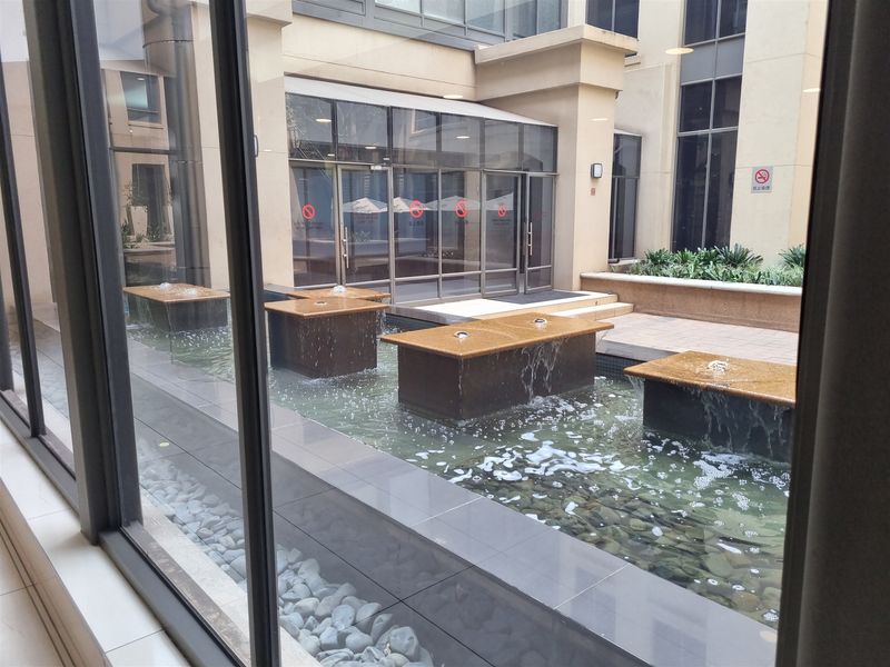 Office space to let in Rosebank - Photo 2