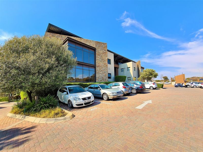 155m2 Ground Floor Office to Let in Cedar Tree Office Park - Photo 8