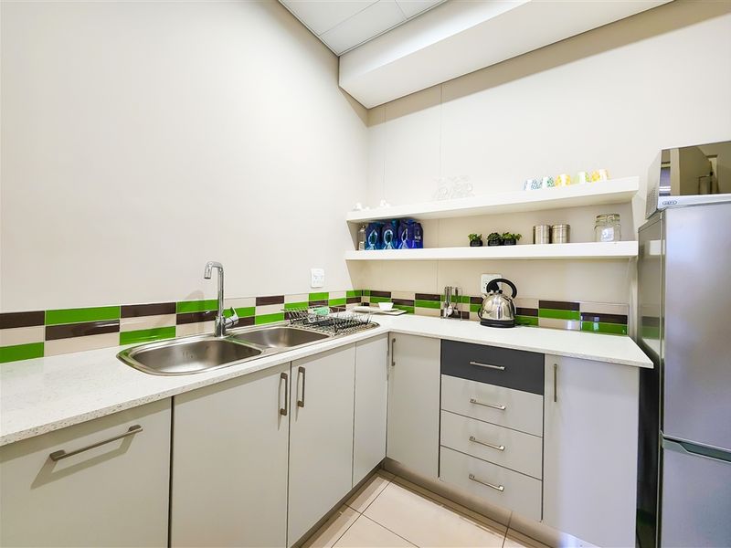 155m2 Ground Floor Office to Let in Cedar Tree Office Park - Photo 7