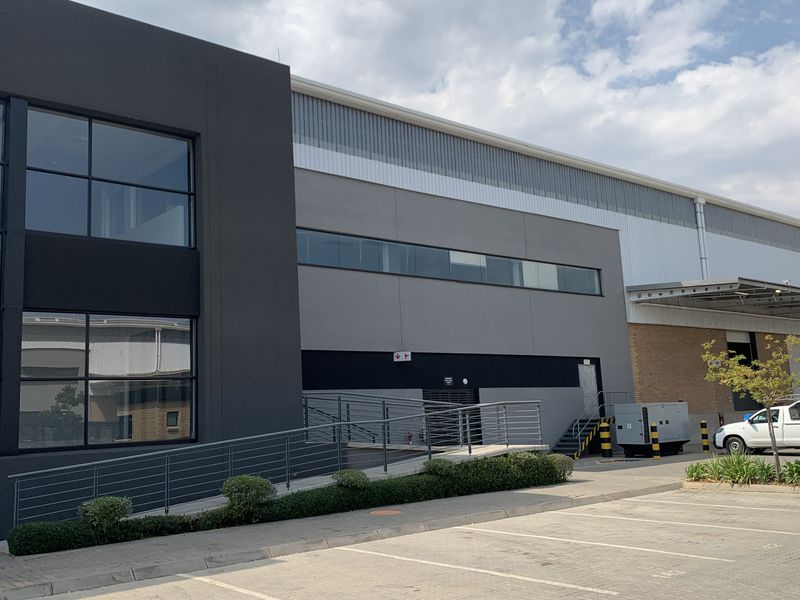 Warehouse to let in Pomona - Photo 3