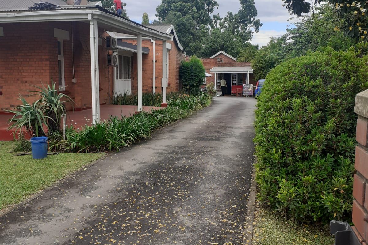 180sqm Office for rent at R19800-00 per month plus Vat - Photo 2