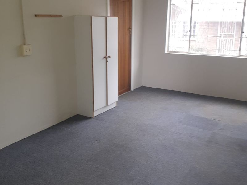 180sqm Office for rent at R19800-00 per month plus Vat - Photo 4