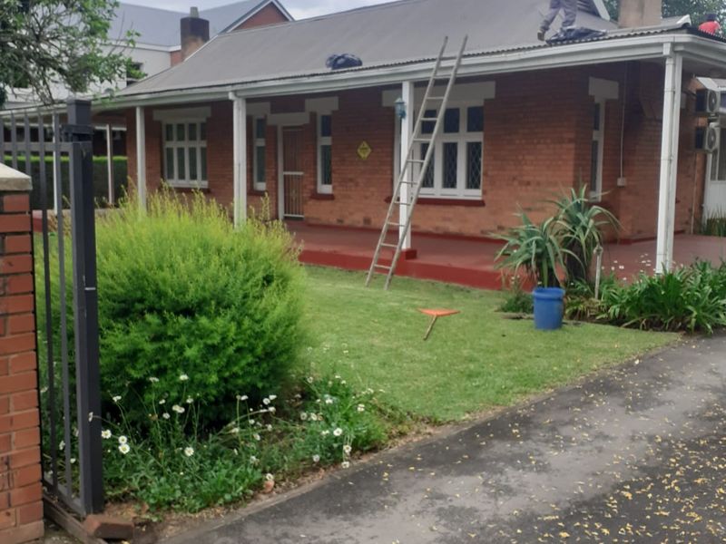 180sqm Office for rent at R19800-00 per month plus Vat - Photo 1