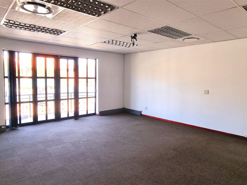 Office space to let on the 1st floor of Block D in La Rocca Office Park Bryanston - Photo 4