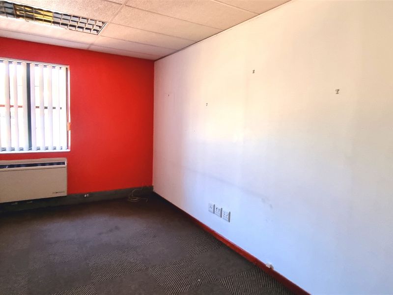 Office space to let on the 1st floor of Block D in La Rocca Office Park Bryanston - Photo 6