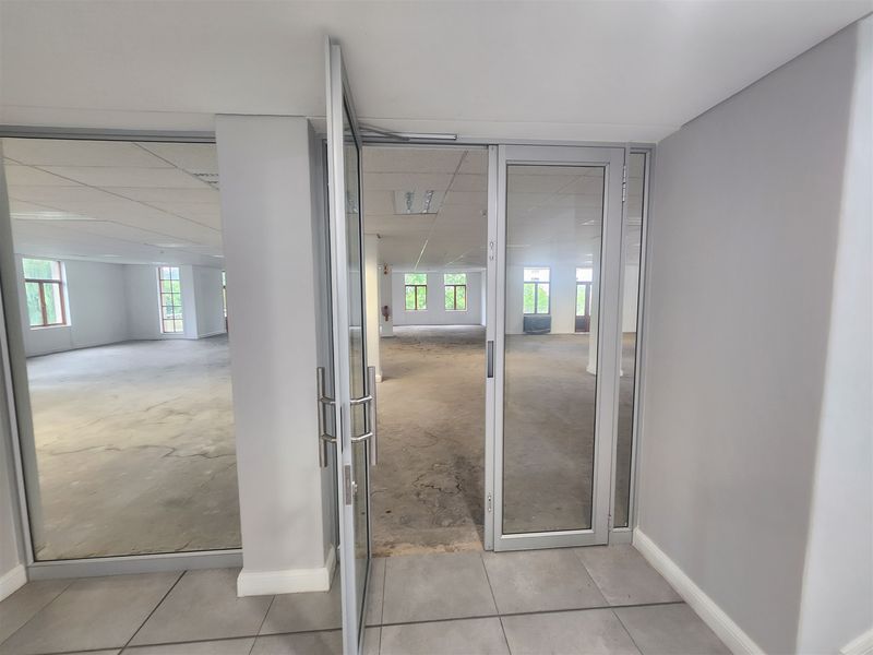 Office space to let in Strathavon, Sandton - Photo 3
