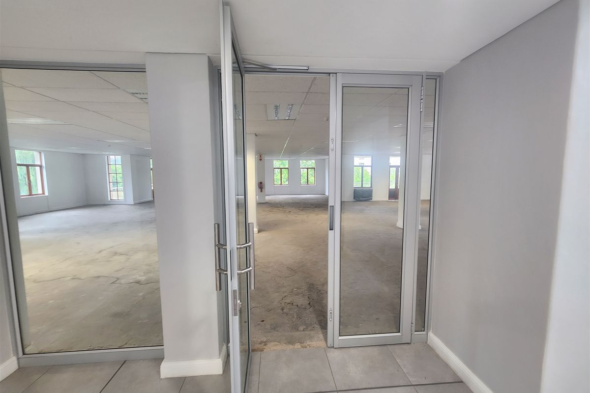 Office space to let in Strathavon, Sandton - Photo 3