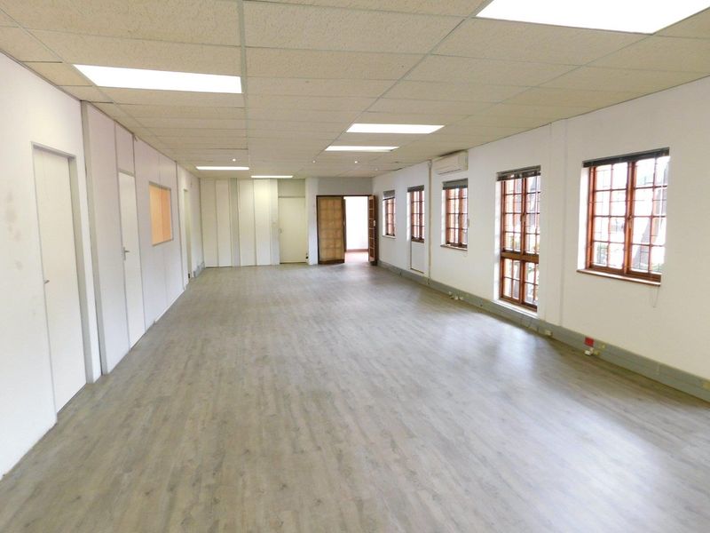 Move In Ready Ground Floor Offices To Rent Or To Purchase. - Photo 9