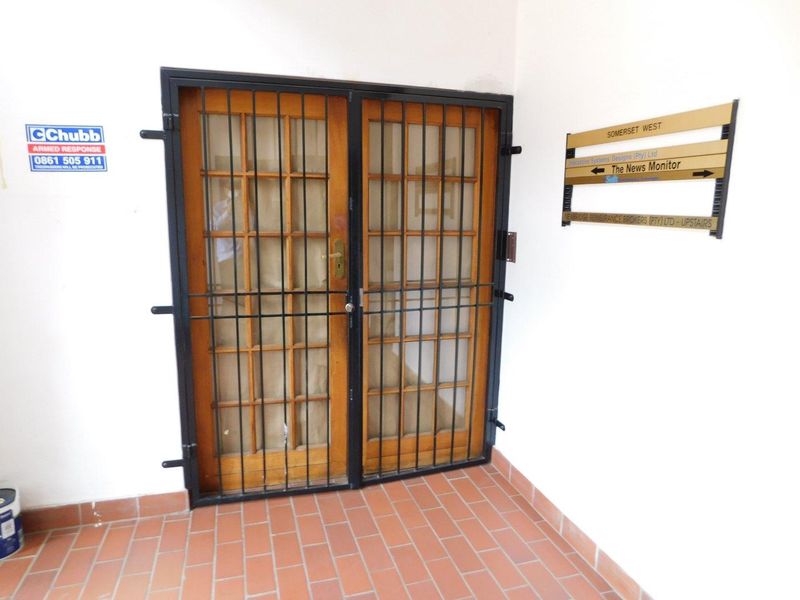 Move In Ready Ground Floor Offices To Rent Or To Purchase. - Photo 8