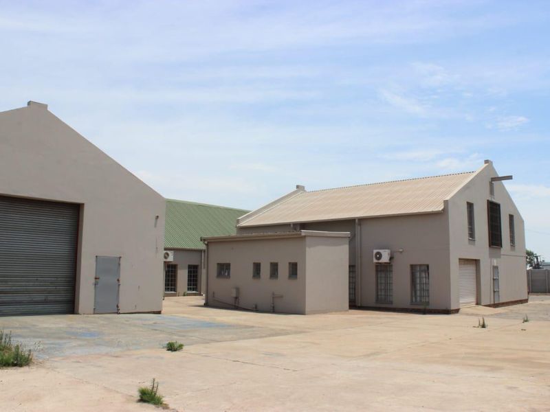Commercial property for sale in Vanderbijlpark NW7. - Photo 10