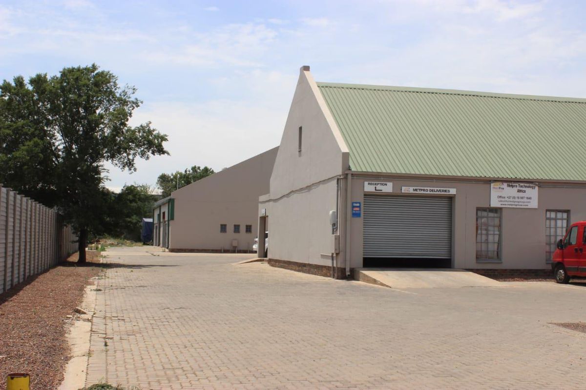 Commercial property for sale in Vanderbijlpark NW7. - Photo 5