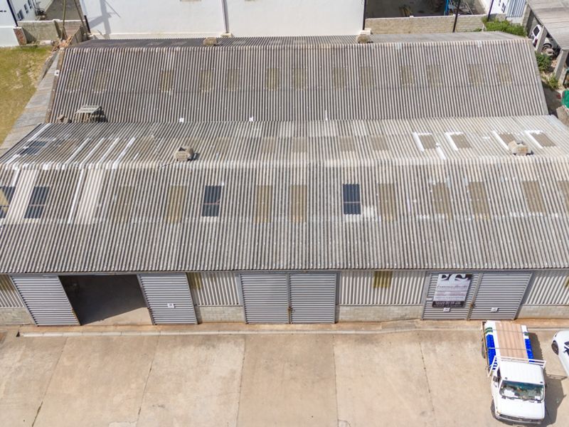 Prime positioned industrial unit - Photo 9