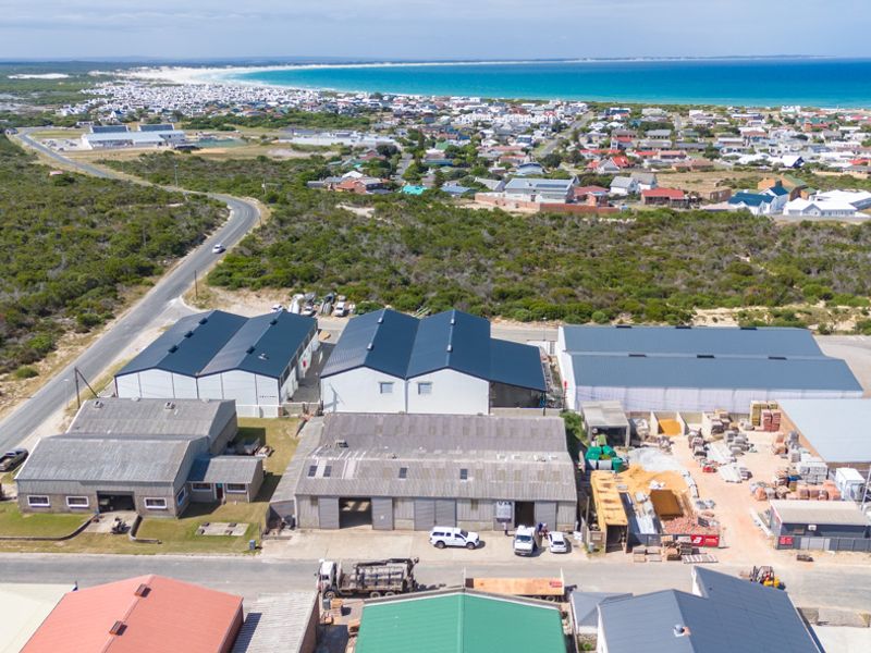 Prime positioned industrial unit - Photo 2