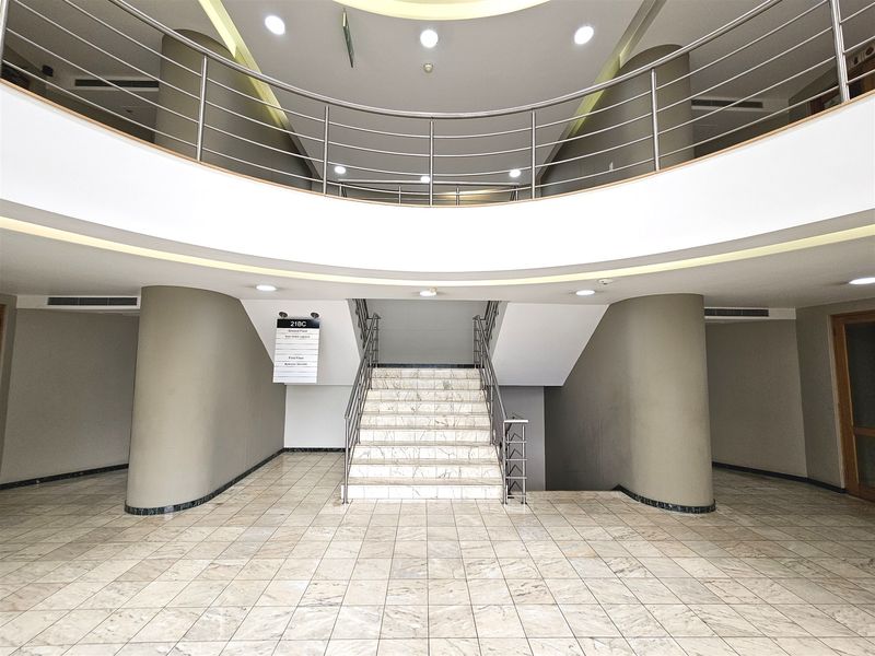 Office space to let in The Woodlands Office Park - Photo 2