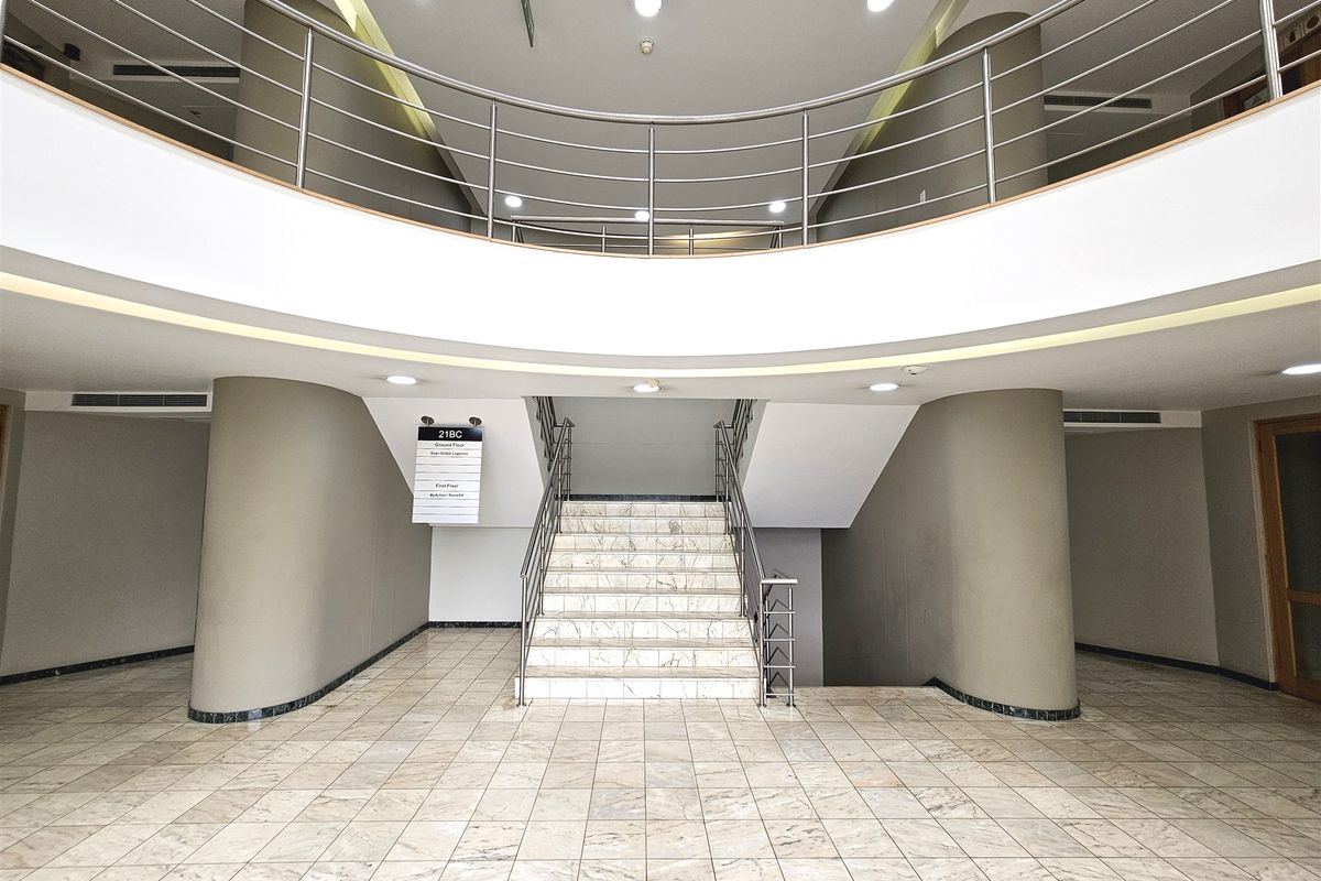 Office space to let in The Woodlands Office Park - Photo 2