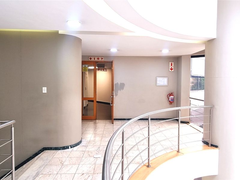 Office space to let in The Woodlands Office Park - Photo 3