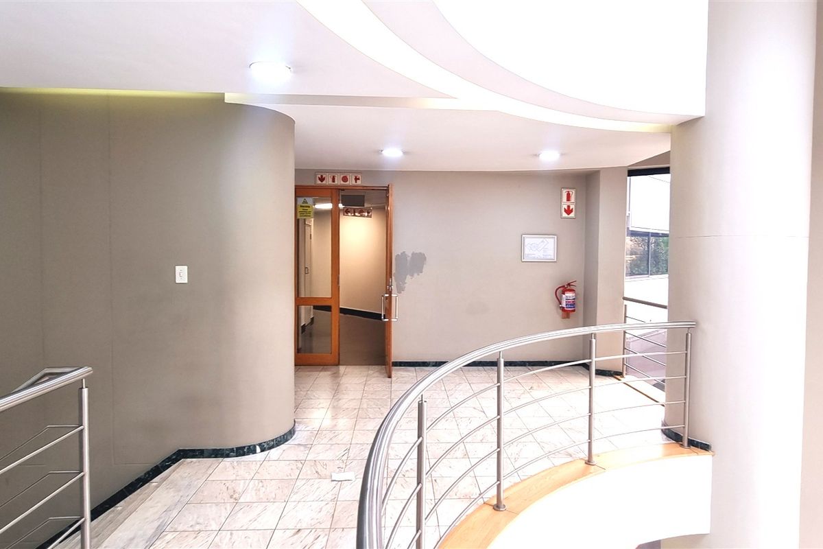 Office space to let in The Woodlands Office Park - Photo 3