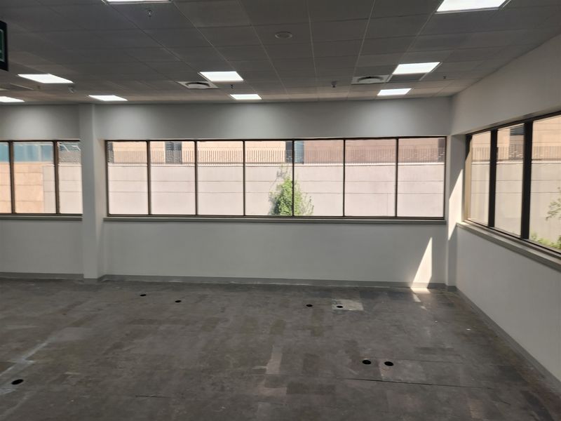 Offices to let in Sandhurst, Sandton - Photo 9