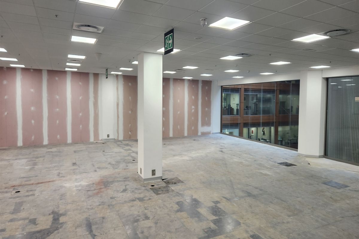 Offices to let in Sandhurst, Sandton - Photo 5
