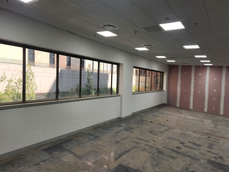 Offices to let in Sandhurst, Sandton - Photo 4