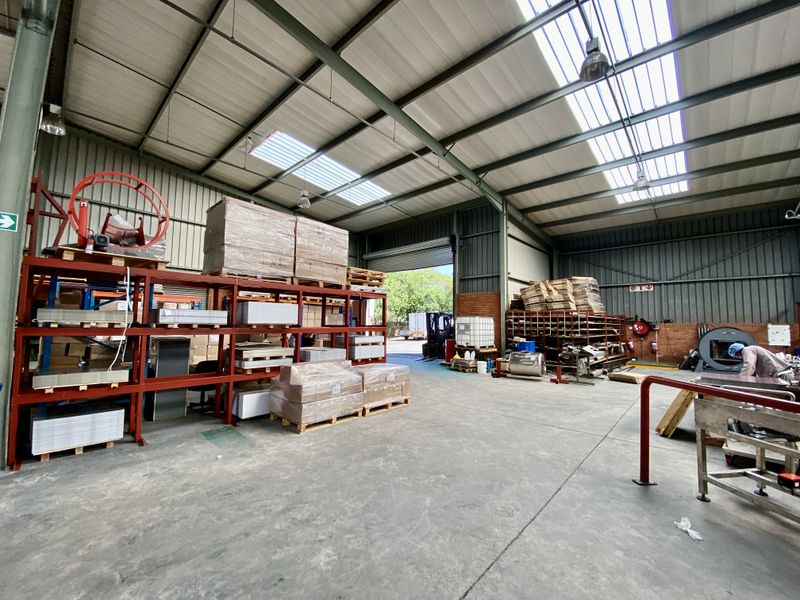3,189m2 Warehouse with Offices | 630 Amps Power for sale or lease - Photo 7