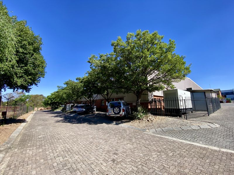 3,189m2 Warehouse with Offices | 630 Amps Power for sale or lease - Photo 10