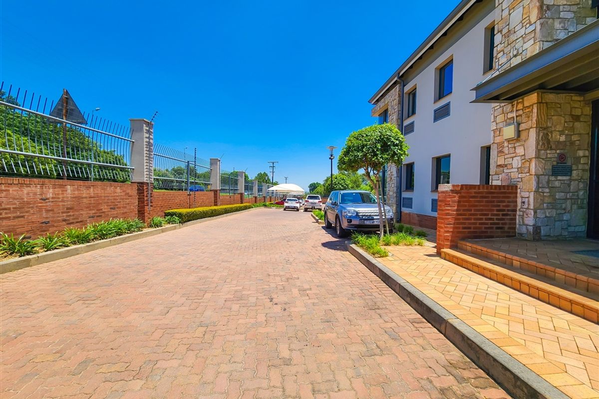 Freestanding Building For Sale in Fourways - Photo 3