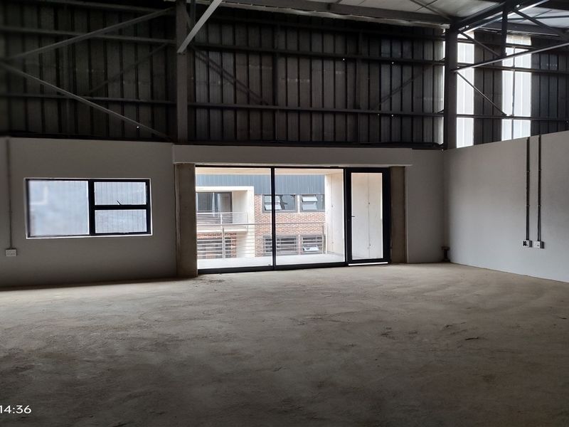 2079m2  Warehouse  - TO LEASE or FOR SALE - Photo 6