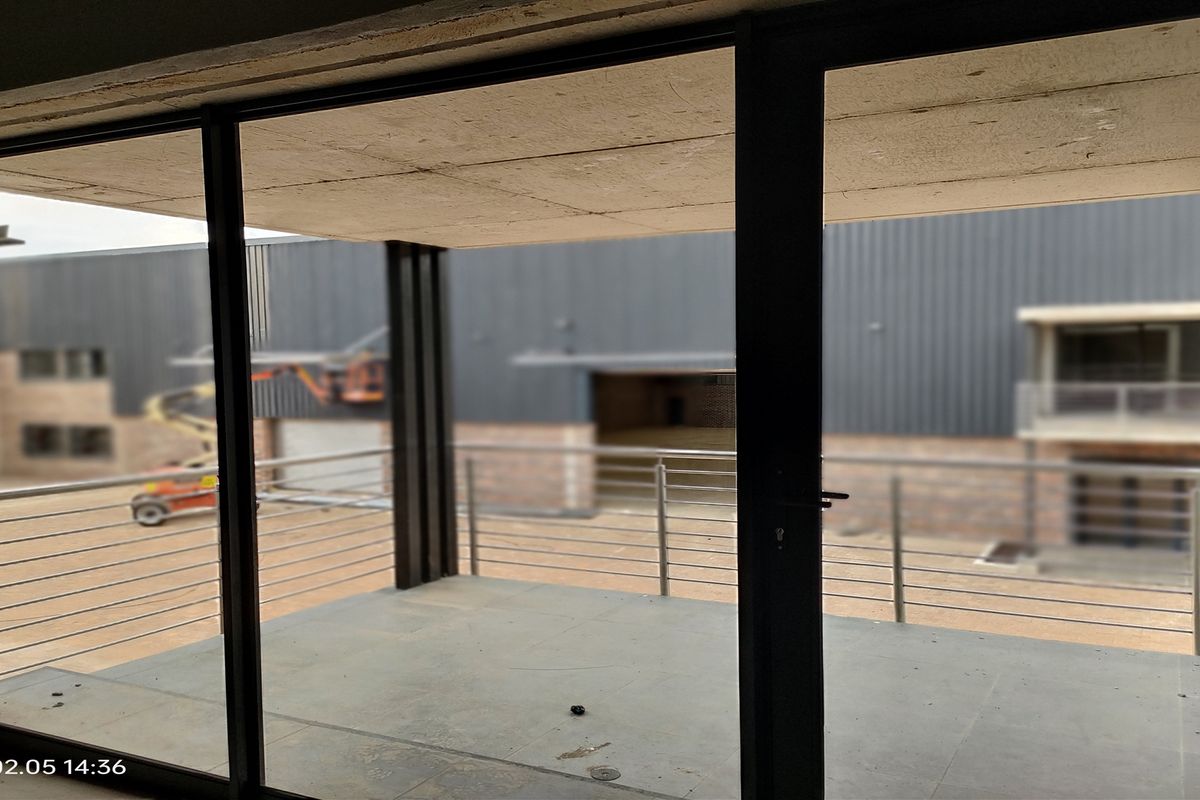 2079m2  Warehouse  - TO LEASE or FOR SALE - Photo 5